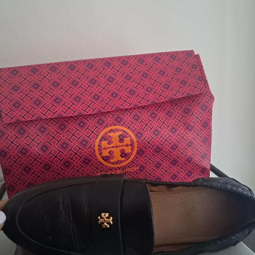 Tory Burch Black and Gold logo(women)